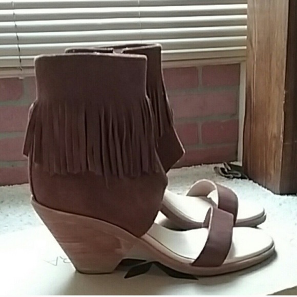 Ankle strap fringe sandals - Picture 3 of 3